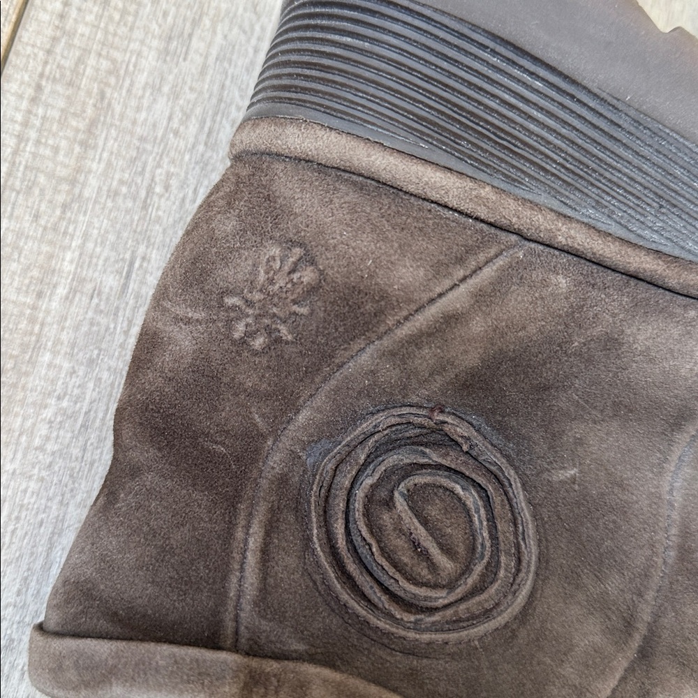 Fly London Dari Brown Suede Ankle Boots with Spiral Appliqué - Picture 5 of 9